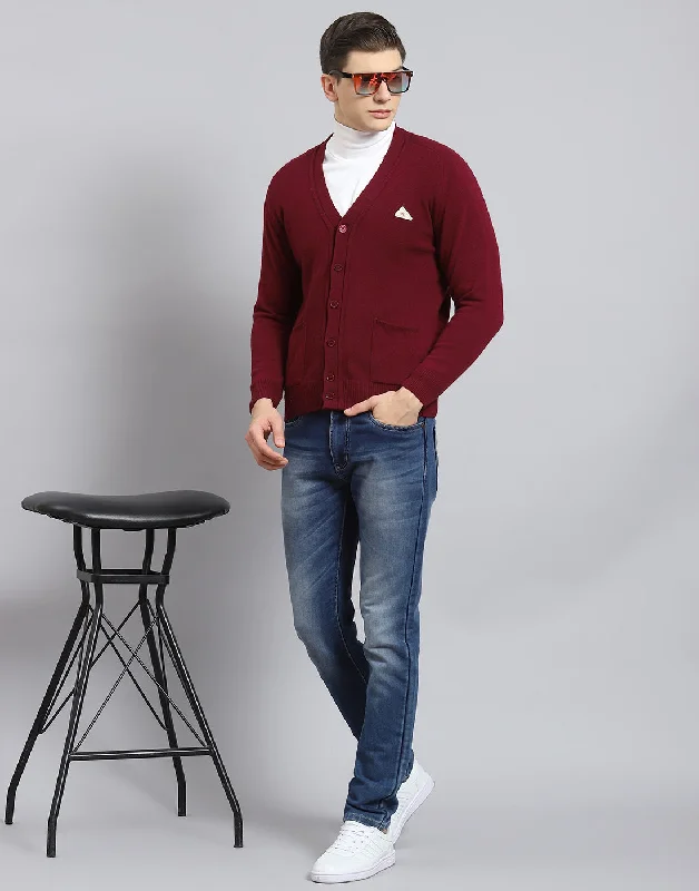 Men Maroon Solid V Neck Full Sleeve Cardigan Monochromatic All