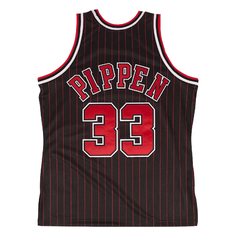 Youth Chicago Bulls NBA Mitchell & Ness Scottie Pippen #33 1995-96 Swingman Jersey Sleek Men's Metallic Youth Chicago Bulls NBA Mitchell & Ness Scottie Pippen #33 1995-96 Swingman Jersey Sleek Men's Metallic