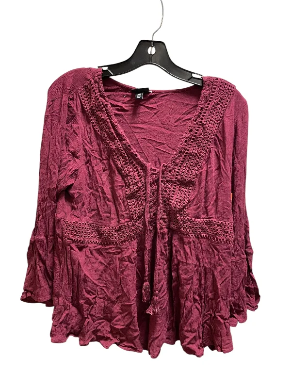 Top Long Sleeve By Torrid In Red, Size: Xl Refined Men's Hand