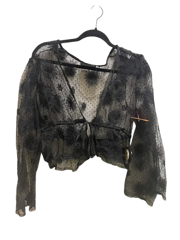 Top Long Sleeve By Anthropologie In Black, Size: M Tailored