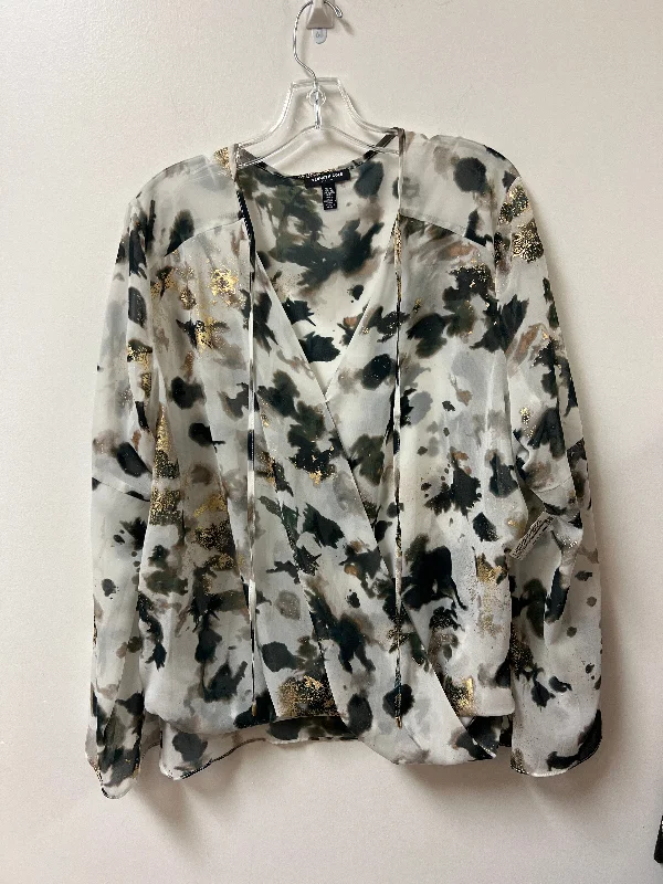 Top Long Sleeve By Kenneth Cole In White, Size: Xl Business