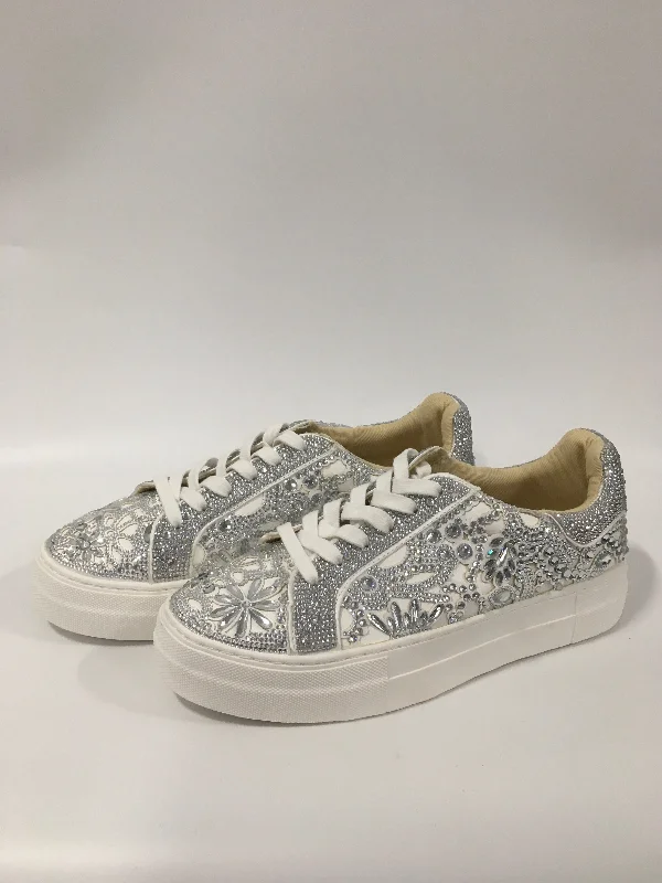 Shoes Sneakers By Betsey Johnson In Silver, Size: 8.5