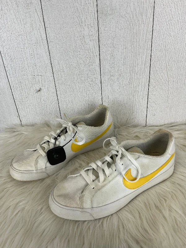 Shoes Sneakers By Nike In White, Size: 11