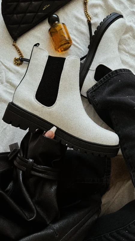 Nicolo Pull On Chelsea Boots - White Waterproof Hiking Boot Design  